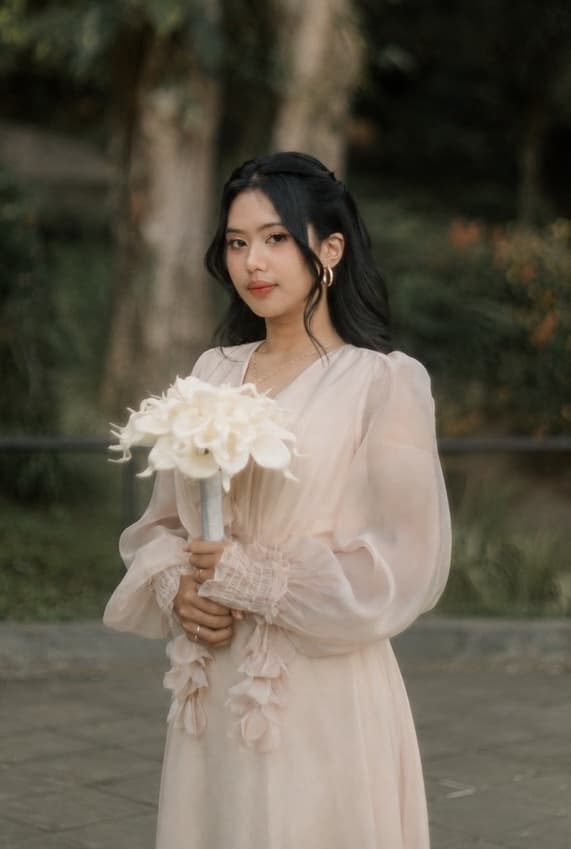 Potret Putri Regina Prayoga, S.Ak.